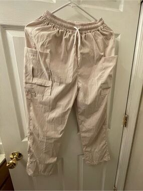 Old Navy Women's Light Beige Cargo Jogger Pants